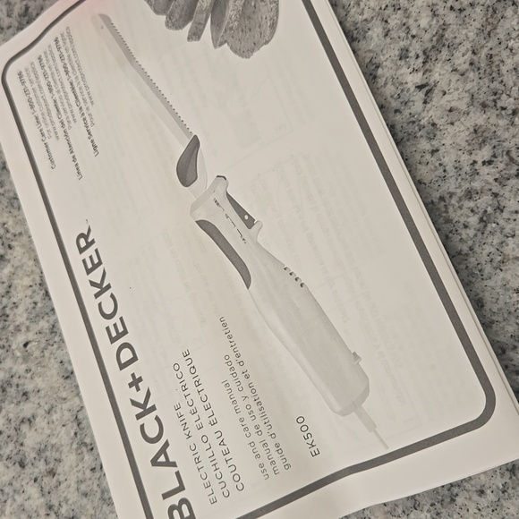 BLACK+DECKER Comfort Grip 9 Inch Electric Knife - Picture 7 of 11